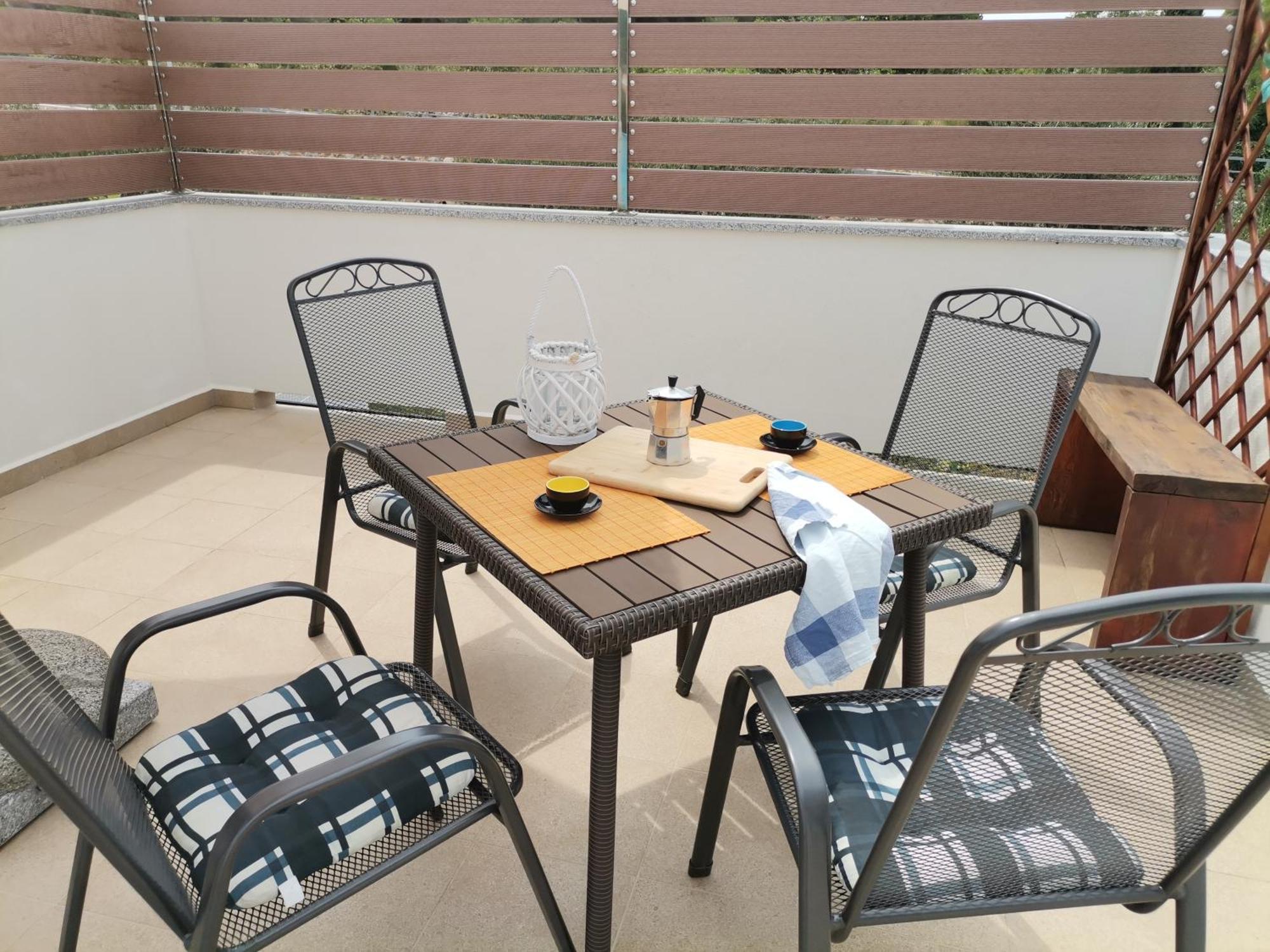 Apartments Relax Punat Bilik gambar